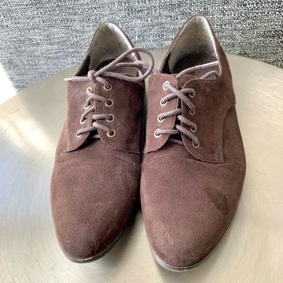 Forever 21 brown lace up Oxford Shoes pointed toe faux suede casual shoes 7 - Picture 3 of 6